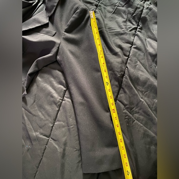 GUC- Woman’s H&M Blazer & Dress Pants Set - Picture 6 of 16